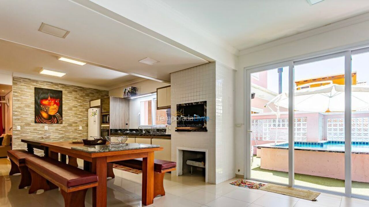 Casa para alquiler de vacaciones em Governador Celso Ramos (Praia de Palmas)