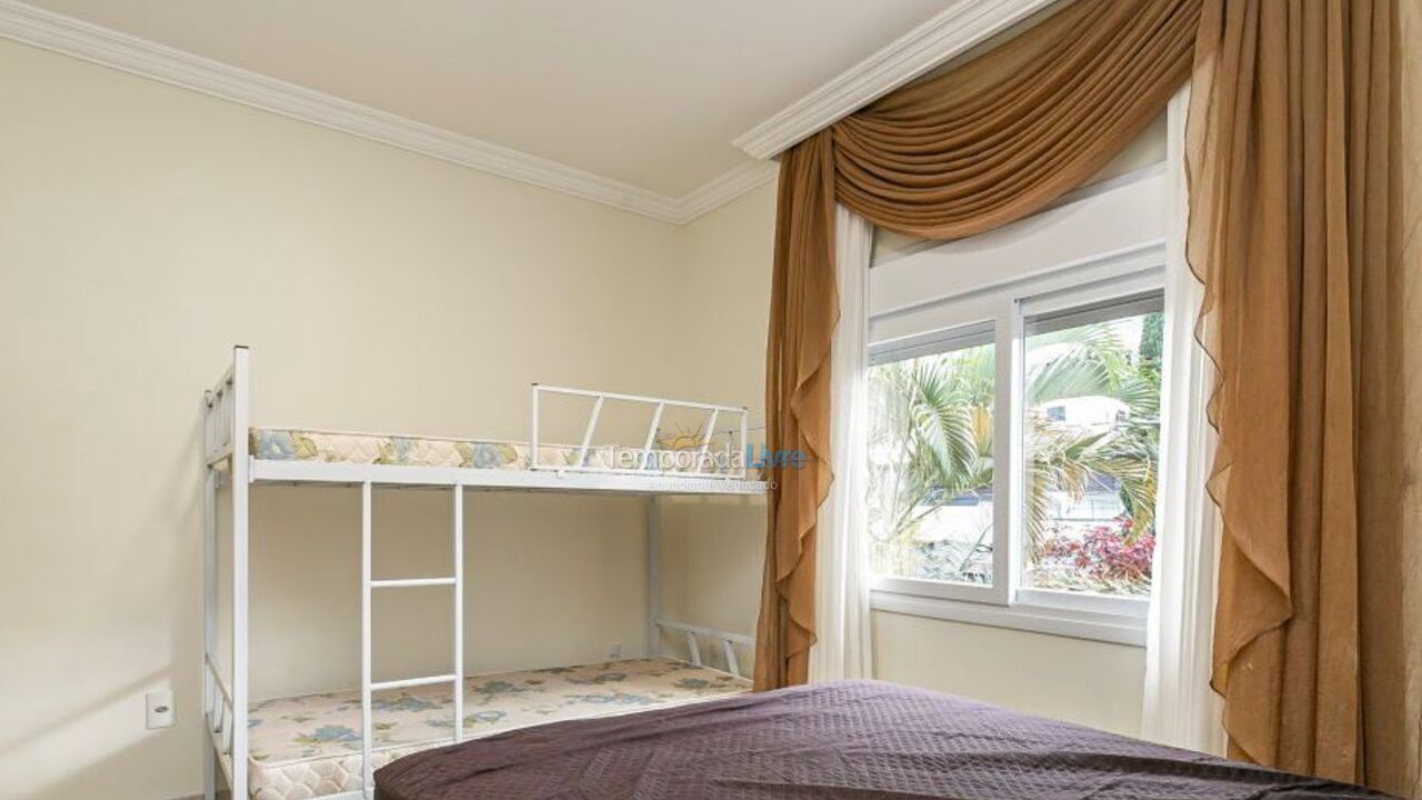 Casa para alquiler de vacaciones em Governador Celso Ramos (Praia de Palmas)