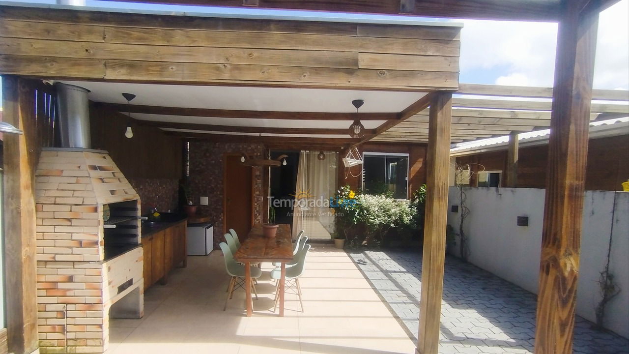 Casa para aluguel de temporada em Bombinhas (Mariscal)