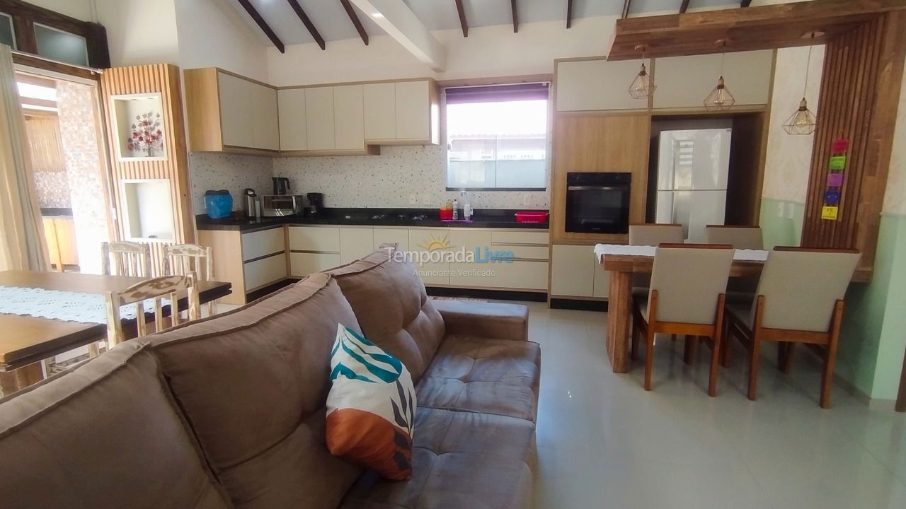 Casa para aluguel de temporada em Bombinhas (Mariscal)