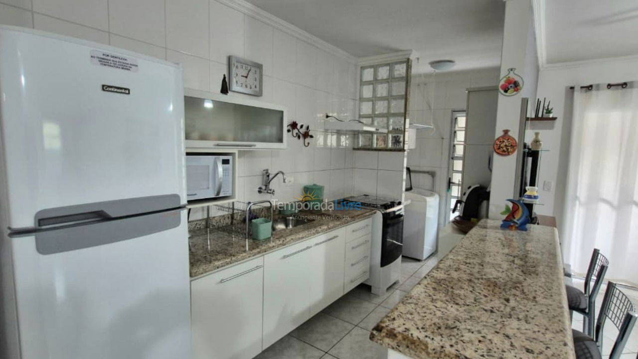 Apartamento para aluguel de temporada em Ubatuba (Praia Grande)