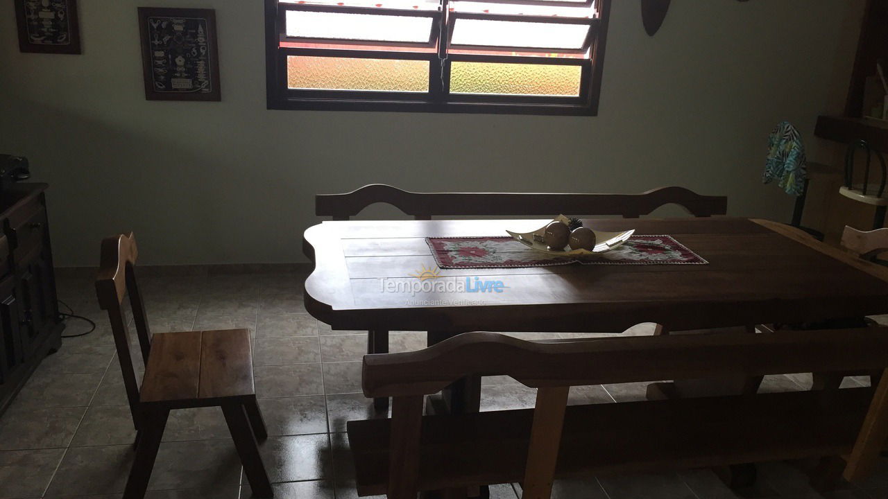Casa para alquiler de vacaciones em Bertioga (Boraceia)