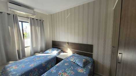 001J - Excellent apartment for rent in Bombinhas beach.