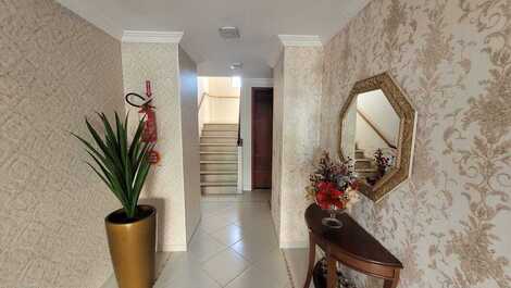 001J - Excellent apartment for rent in Bombinhas beach.