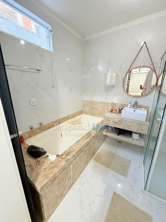Casa para aluguel de temporada em Porto Belo (Perequê)