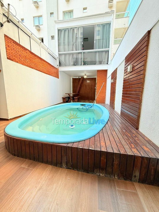 Casa para aluguel de temporada em Porto Belo (Perequê)