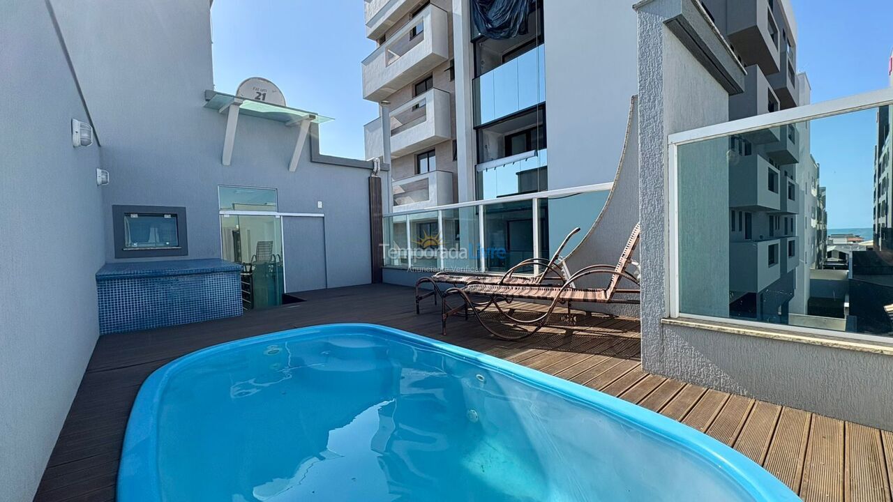 Piscina  Apartment for vacation rental in Bombinhas (Praia de Bombas)