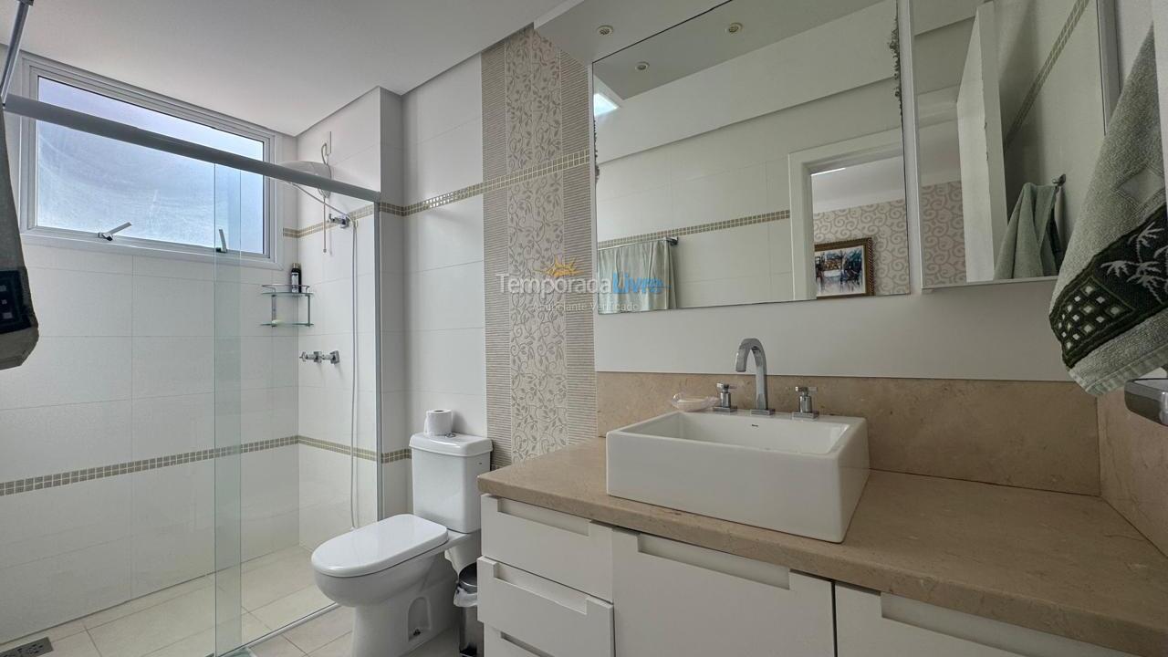 Casa para alquiler de vacaciones em Governador Celso Ramos (Praia de Palmas)