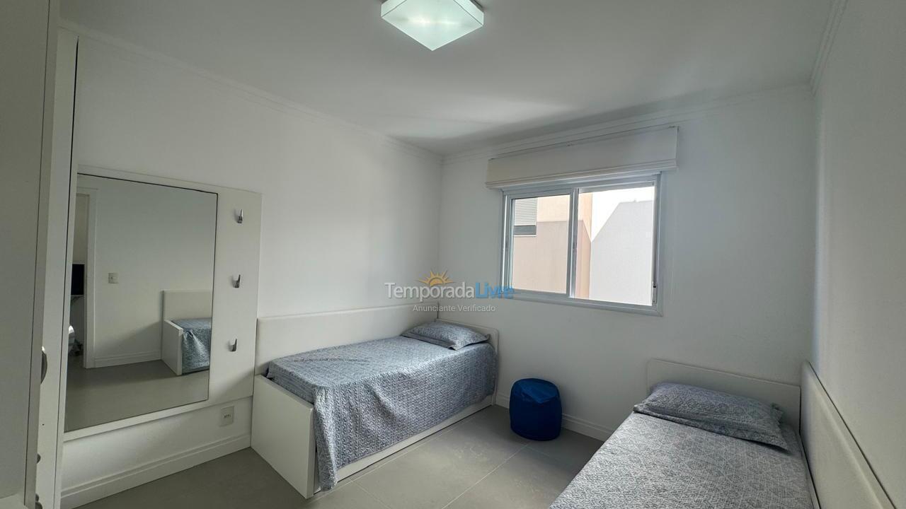 Casa para alquiler de vacaciones em Governador Celso Ramos (Praia de Palmas)