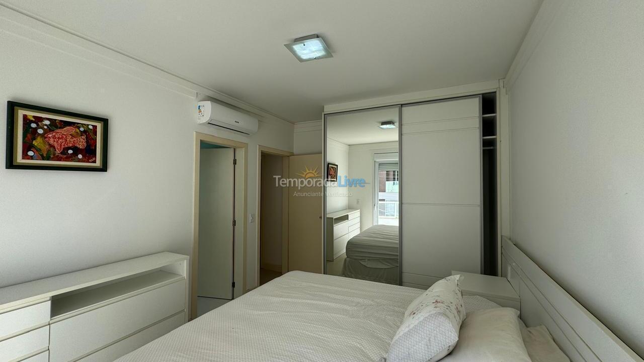 Apartment for vacation rental in Governador Celso Ramos (Praia de Palmas)