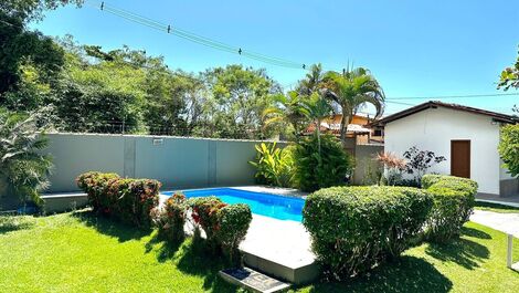 Casa com 4 quartos à 800m da praia