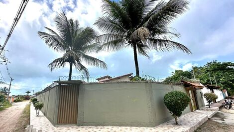 Casa com 4 quartos à 800m da praia