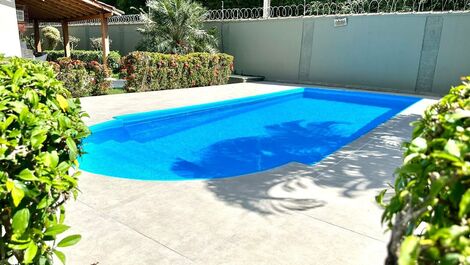 Casa com 4 quartos à 800m da praia