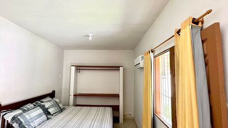 Casa com 4 quartos à 800m da praia