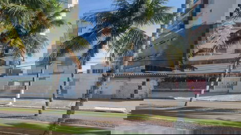 Apartamento pé na areia só atravessar a rua já tá na praia