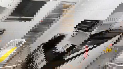 Amplio apartamento en una ubicación privilegiada. A pasos de la playa de Guarujá, ideal para disfrutar en familia o con amigos.