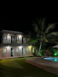 Casa Com piscina para grupos com até 25 pessoas