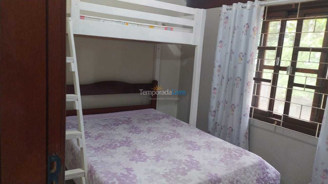 Casa para alquiler de vacaciones em Governador Celso Ramos (Praia de Palmas)
