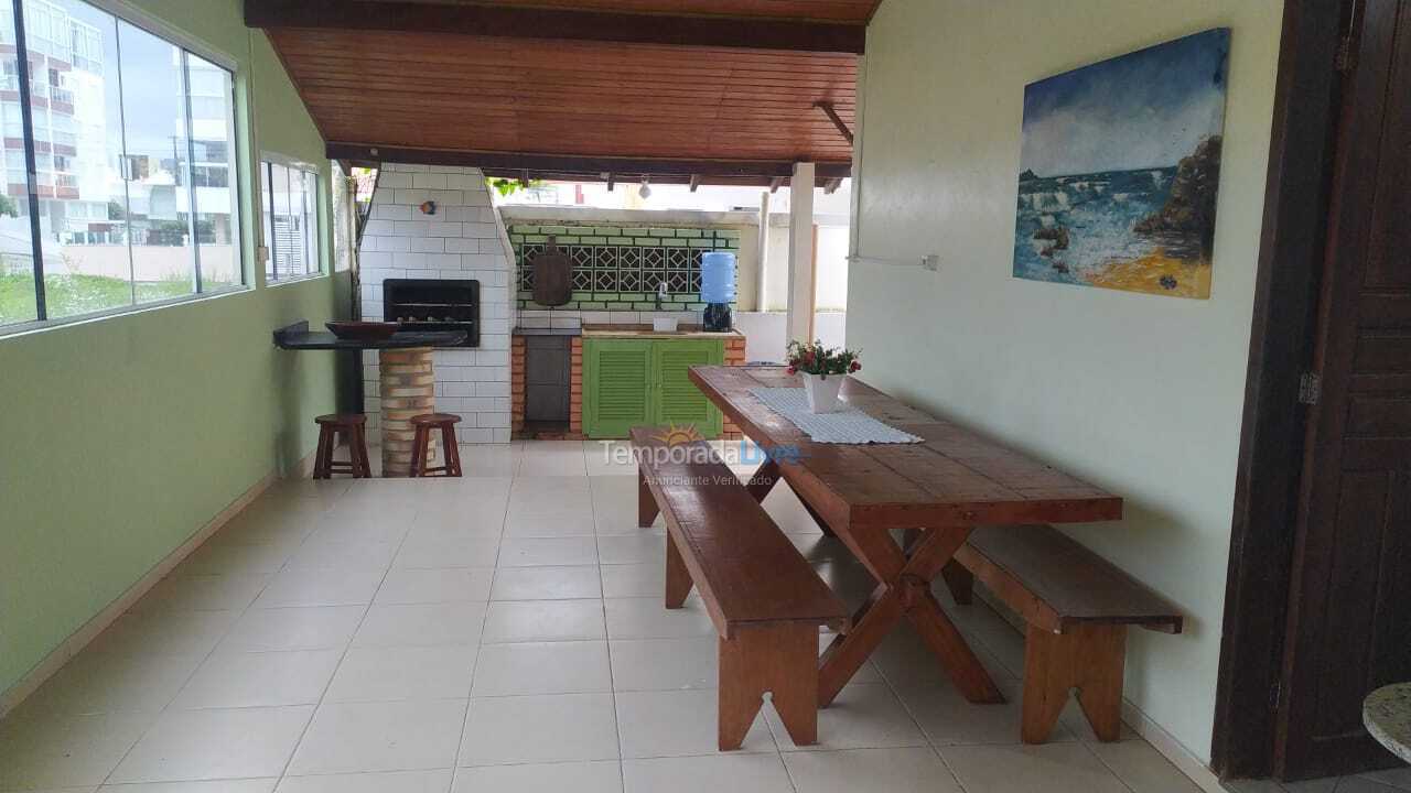 Casa para alquiler de vacaciones em Governador Celso Ramos (Praia de Palmas)