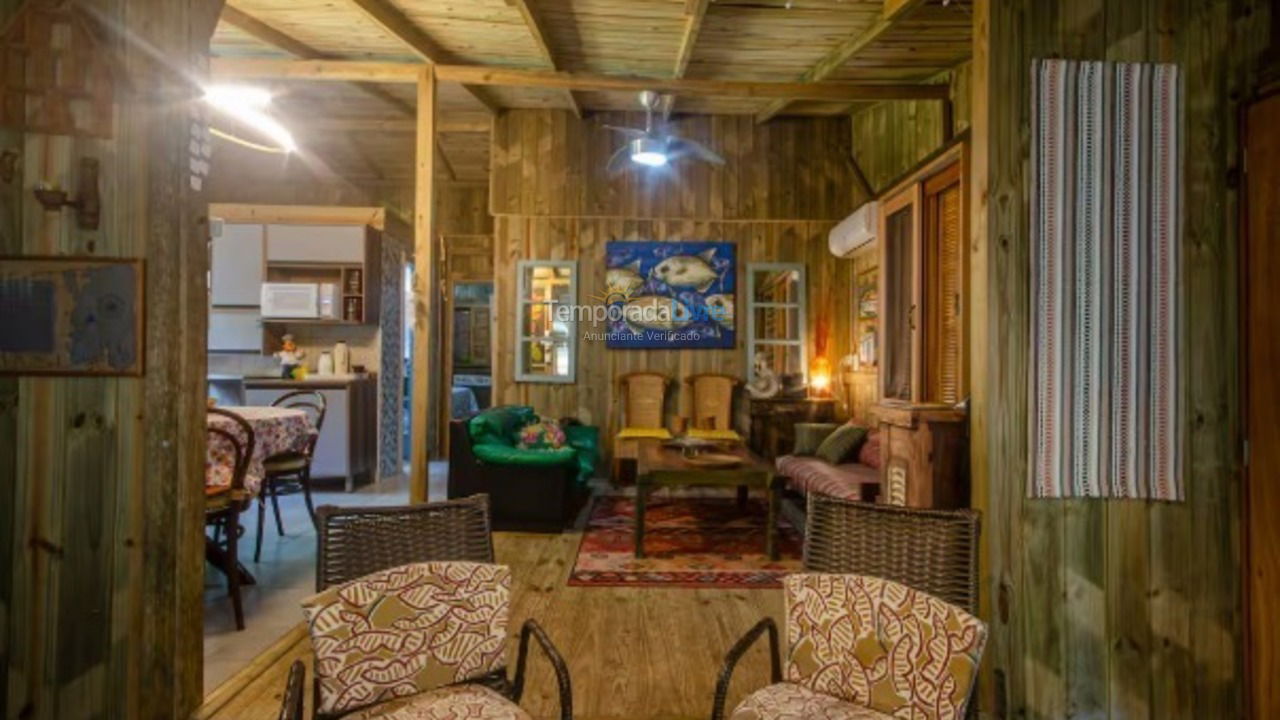House for vacation rental in Garopaba (Praia do Siriu)