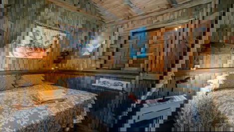 Beautiful house next to the river and the sea of Siriu