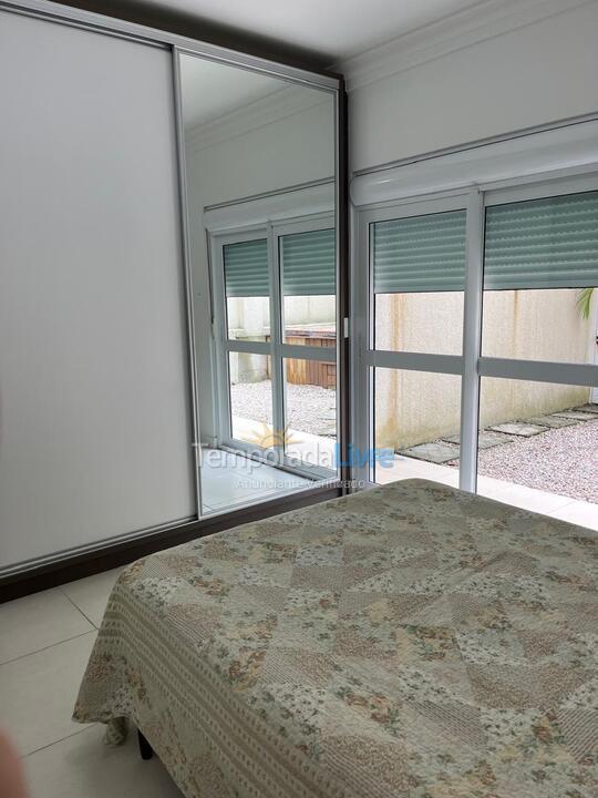 Apartment for vacation rental in Bombinhas (Praia de Bombinhas)