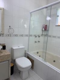 Linda cobertura duplex com piscina privativa no Centro de Bombinhas