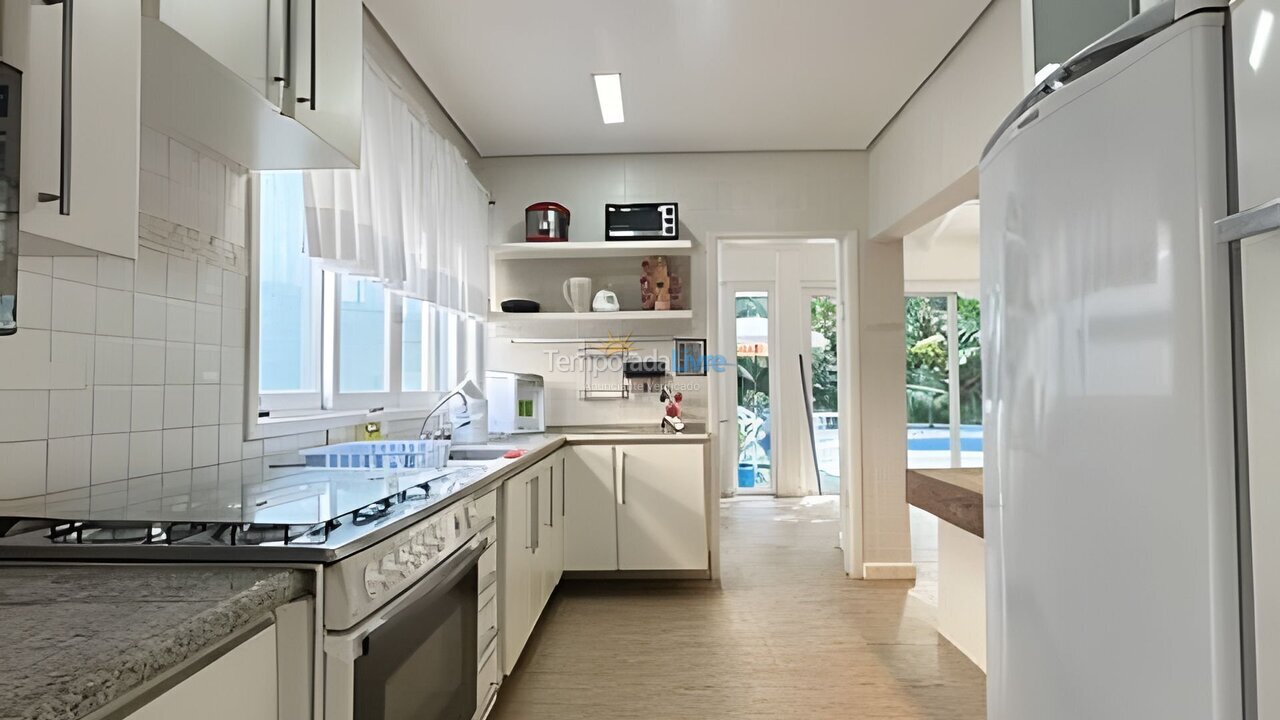 Casa para aluguel de temporada em Bertioga (Riviera de São Lourenço)