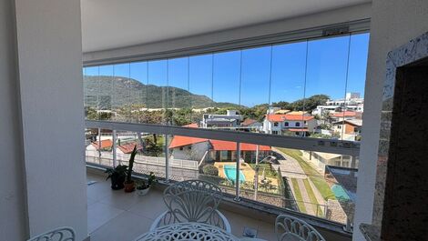 Apartamento em condomínio alto padrão em home club a 50m da praia