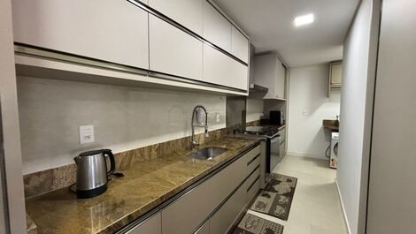Apartamento em condomínio alto padrão em home club a 50m da praia