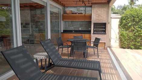 4 bedrooms, swimming pool, sea front, right on the sand, sea view.