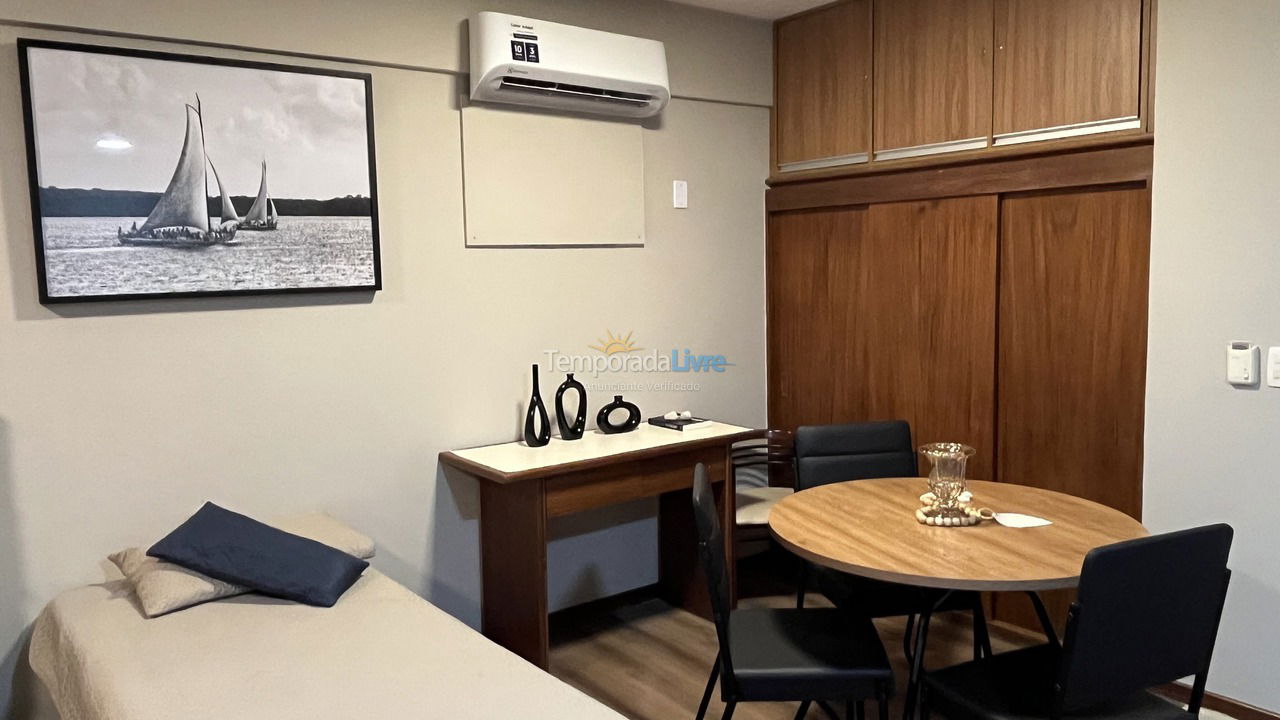 Apartamento para aluguel de temporada em Salvador (Caminho das árvores)