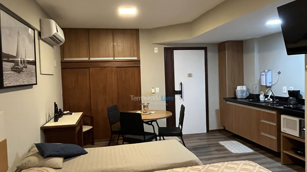 Apartamento para aluguel de temporada em Salvador (Caminho das árvores)