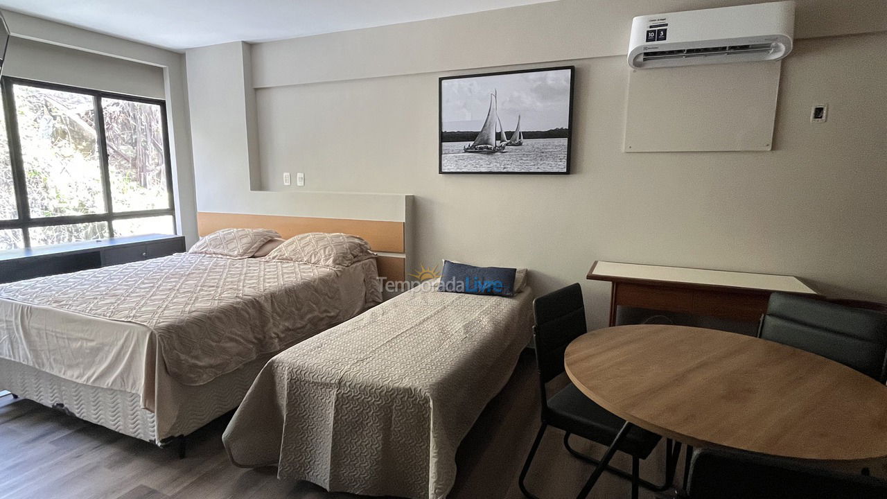 Apartamento para aluguel de temporada em Salvador (Caminho das árvores)