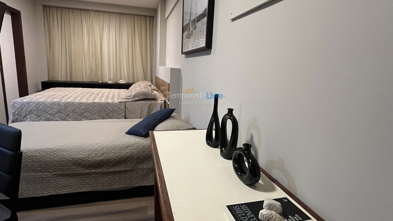 Apartamento para aluguel de temporada em Salvador (Caminho das árvores)