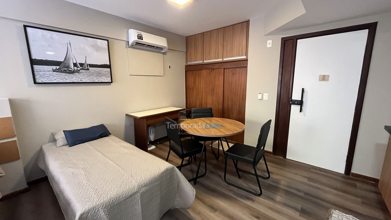 Apartamento para aluguel de temporada em Salvador (Caminho das árvores)