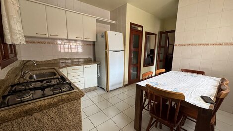3 bedroom house - for up to 10 people, in the heart of the North Sea
