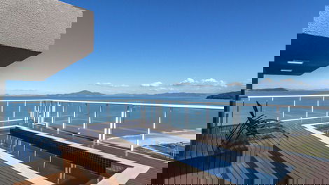 Luxury and Comfort Facing the Sea in Zimbros