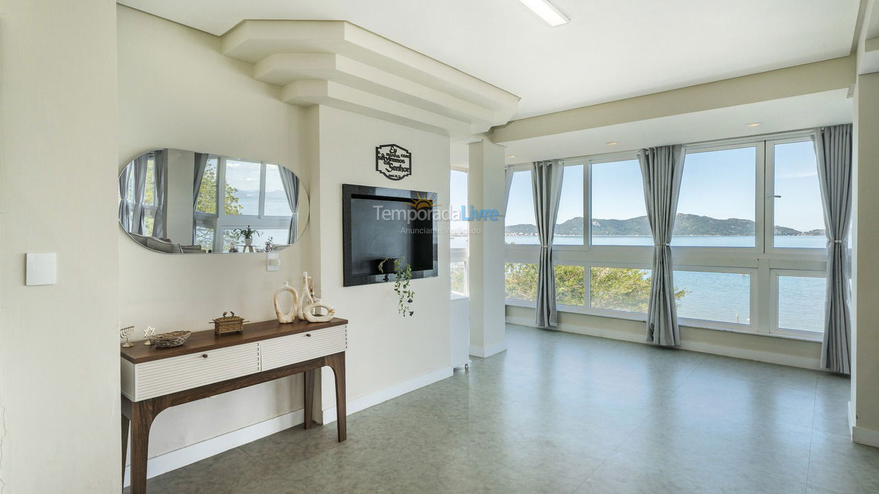 House for vacation rental in Bombinhas (Praia de Zimbros)