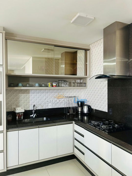 Apartamento para aluguel de temporada em Florianopolis (Praia dos Ingleses)