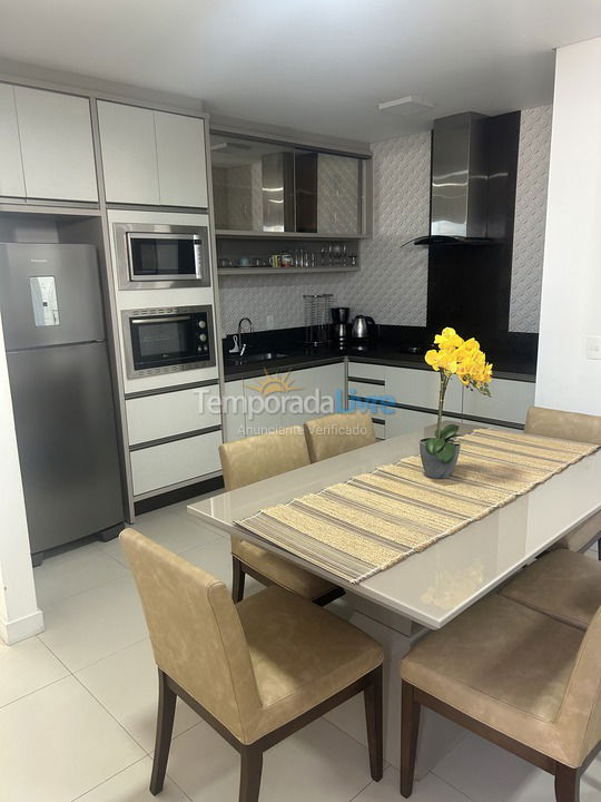 Apartamento para aluguel de temporada em Florianopolis (Praia dos Ingleses)