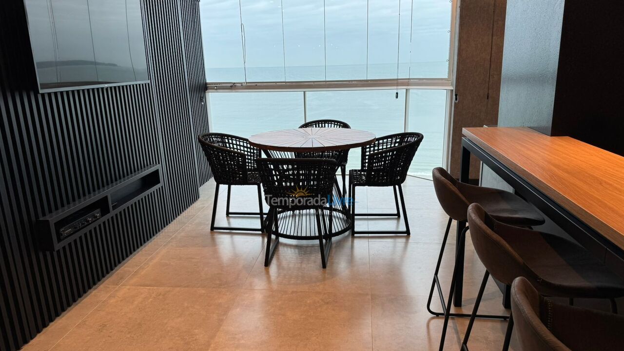 Casa para aluguel de temporada em Itapema (Meia Praia Frente Mar)