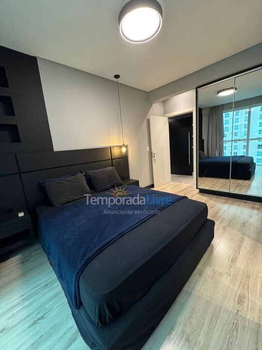 Casa para aluguel de temporada em Itapema (Meia Praia Frente Mar)