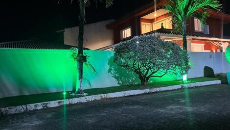 House by the river and next to the sea located in a condominium, Camaçari