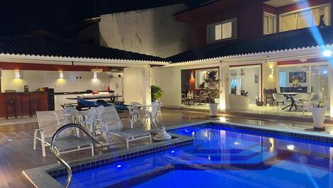 House by the river and next to the sea located in a condominium, Camaçari