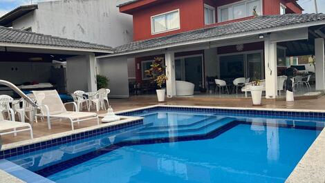 House by the river and next to the sea located in a condominium, Camaçari