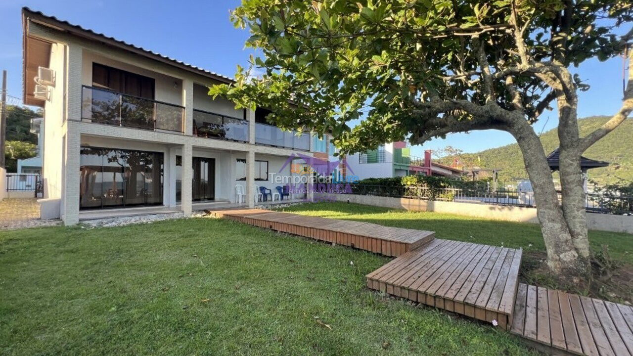 House for vacation rental in Bombinhas (Praia de Quatro Ilhas)