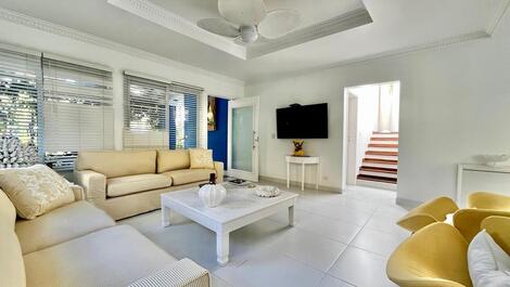 Beautiful condominium house available for rent.