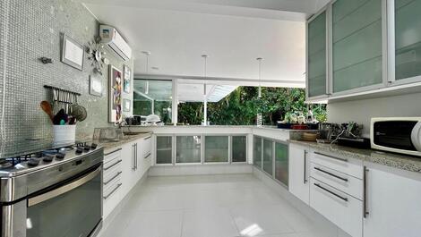 Beautiful condominium house available for rent.