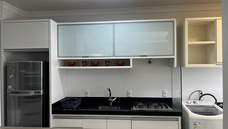 461A - Apartamento com vista mar. Praia da Lagoinha Bombinhas.